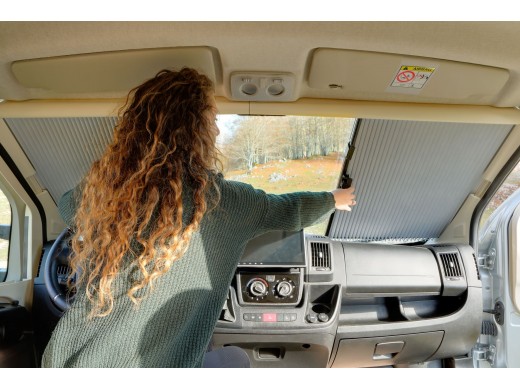 roleta zaciemniajaca do kampera na przednia szybe fiat ducato x250 x290 z radarem skia szary